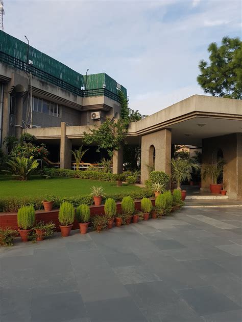 ARUN VIHAR INSTITUTE (CLUB).